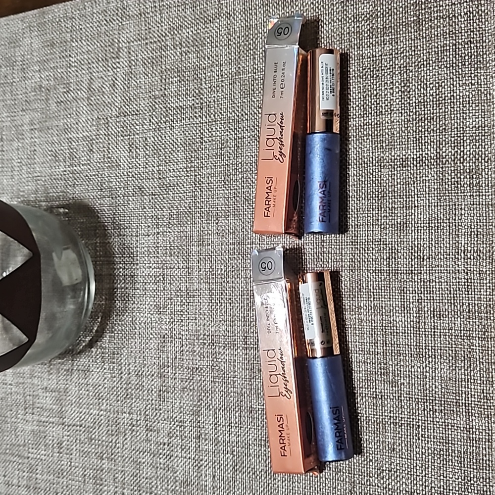 NEW - 2 Farmasi Liquid Eyeshadow 05 Dive Into Blue